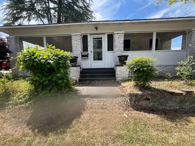 Building Photo - 214 W Buena Vista Ave