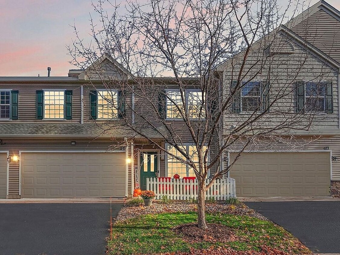 Primary Photo - Coming Soon! 2 Bed | 2 Bath in The Lakes o...