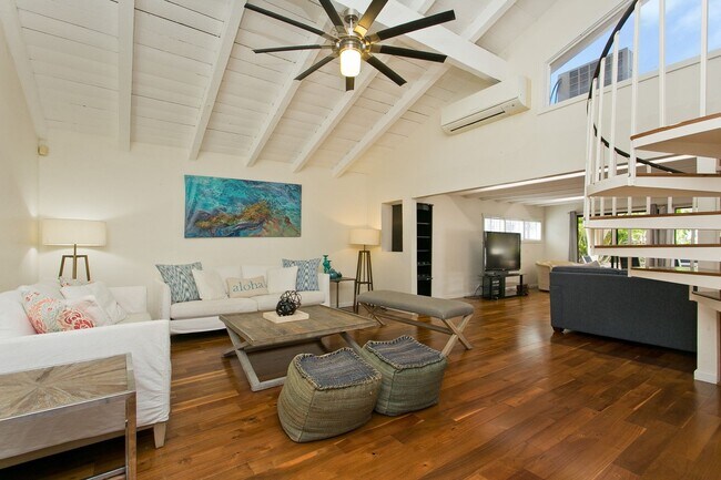 Building Photo - 6777 Hawaii Kai Dr