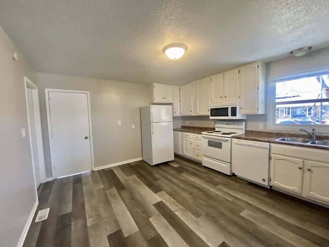 Foto del edificio - 209 S 1st St