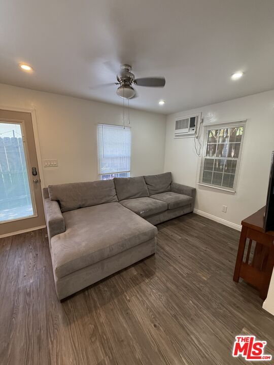 Foto del edificio - 1465 S Durango Ave