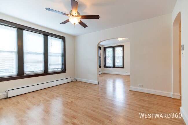 Foto del edificio - 2424 W Fargo Ave