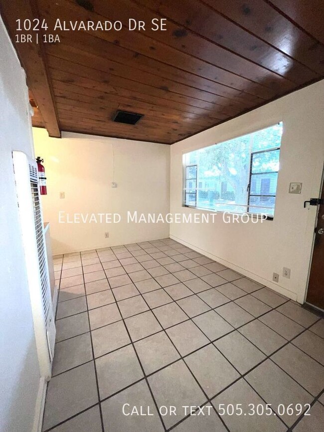 Foto del edificio - HUGE 1 bedroom! Ready for immediate move i...