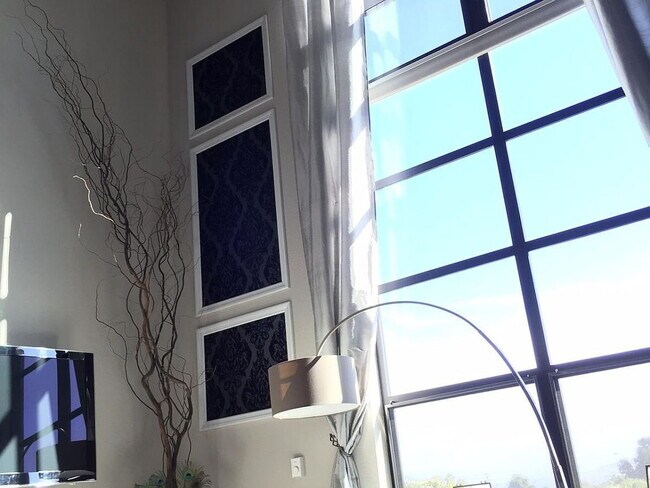 Foto del edificio - "Chic 1-Bedroom Retreat in Palo Alto with ...