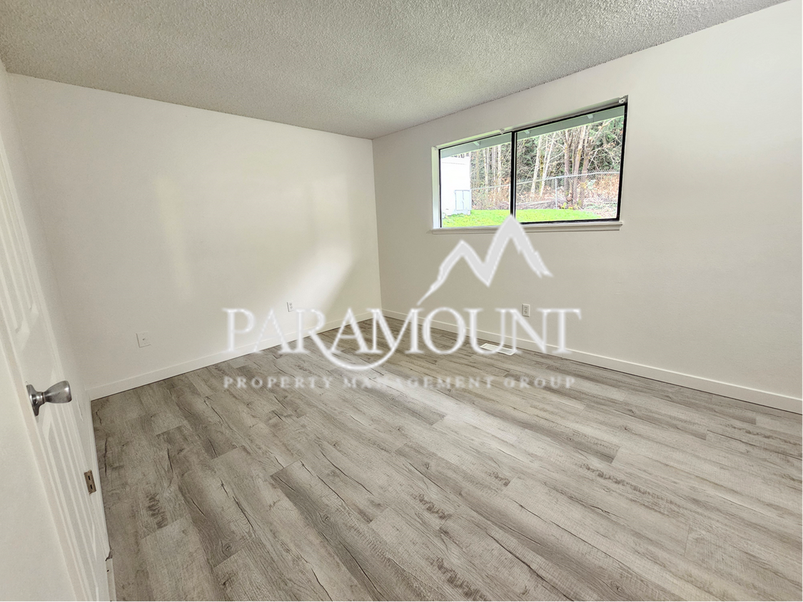 Foto principal - Newly Renovated 3 Bedroom!