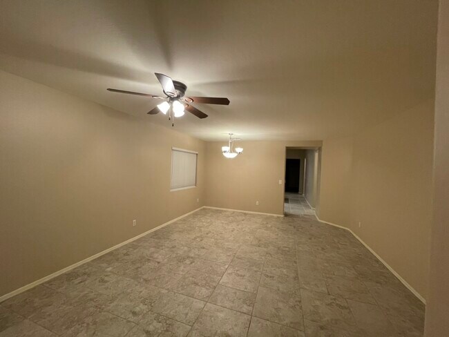 Sala de estar principal - 11546 W Longley Ln