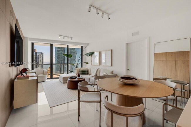 Foto del edificio - 1300 S Miami Ave