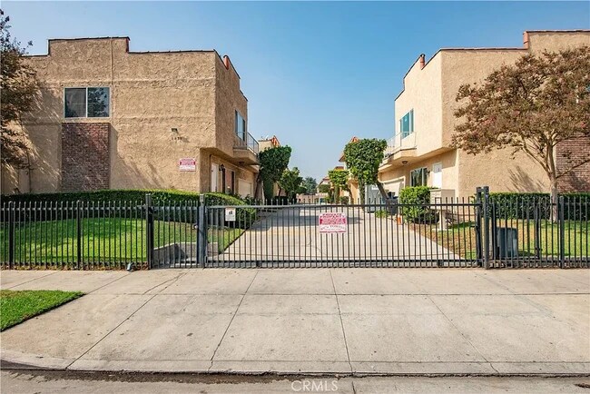 Building Photo - 8839 Cedros Ave