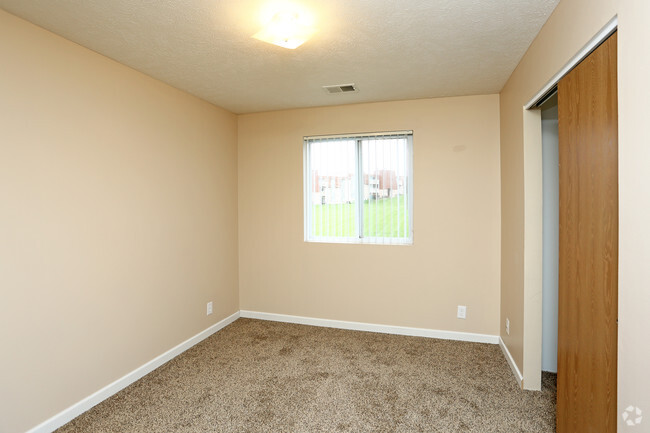 Bedroom - Residences at Fox Pointe