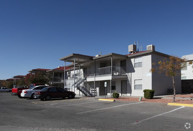 Foto principal - Western Yarbrough Apartments