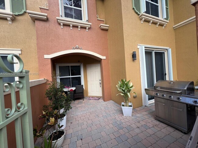 Foto del edificio - 943 SW 143rd Terrace