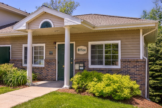 Building Photo - 3441 Haleh Cir SE