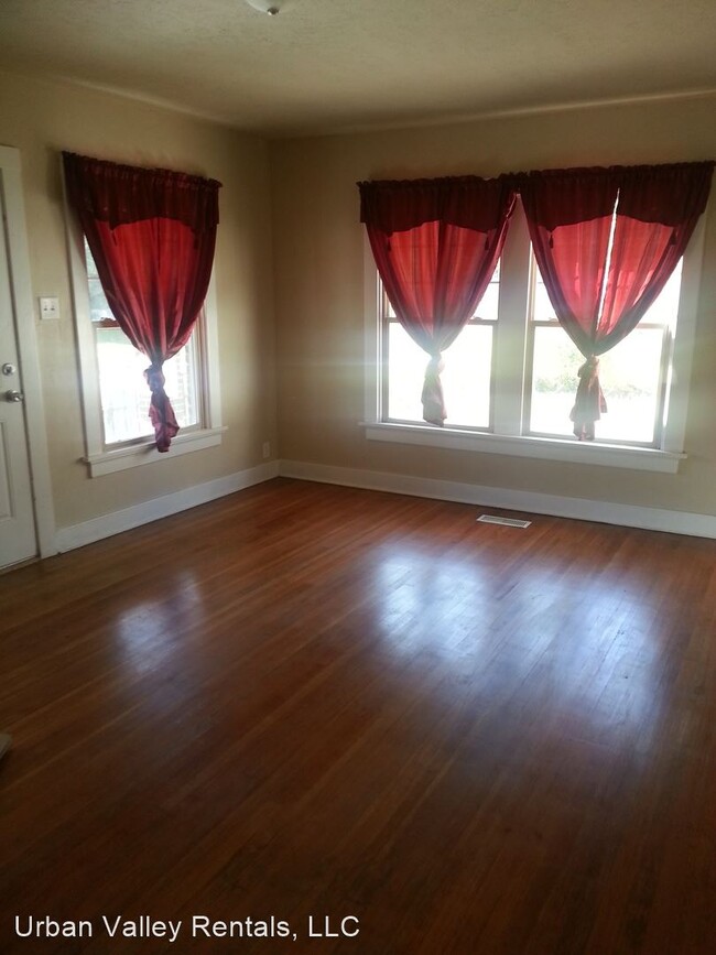 Foto del edificio - 4 br, 1 bath House - 8868 W. Park Street