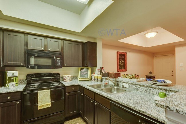 Building Photo - 2 bedroom in San Marcos TX 78666
