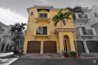 Building Photo - 2508 SW 14th Ave