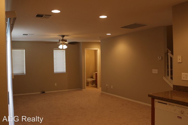Building Photo - 985 Grand Cerritos Ave