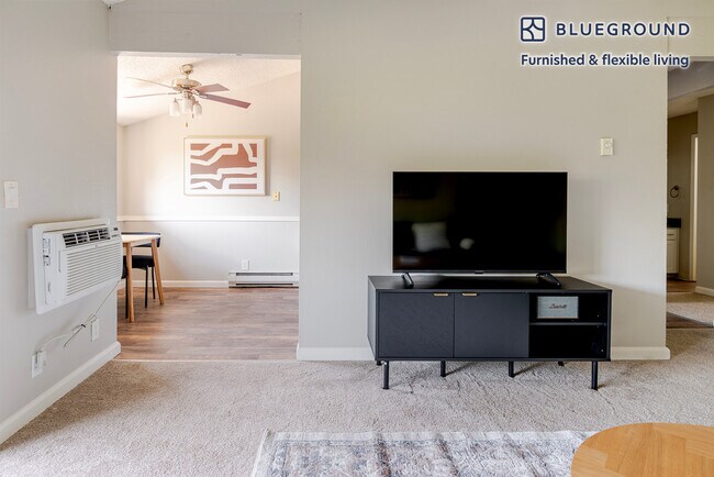 Building Photo - 202 Calvert Dr