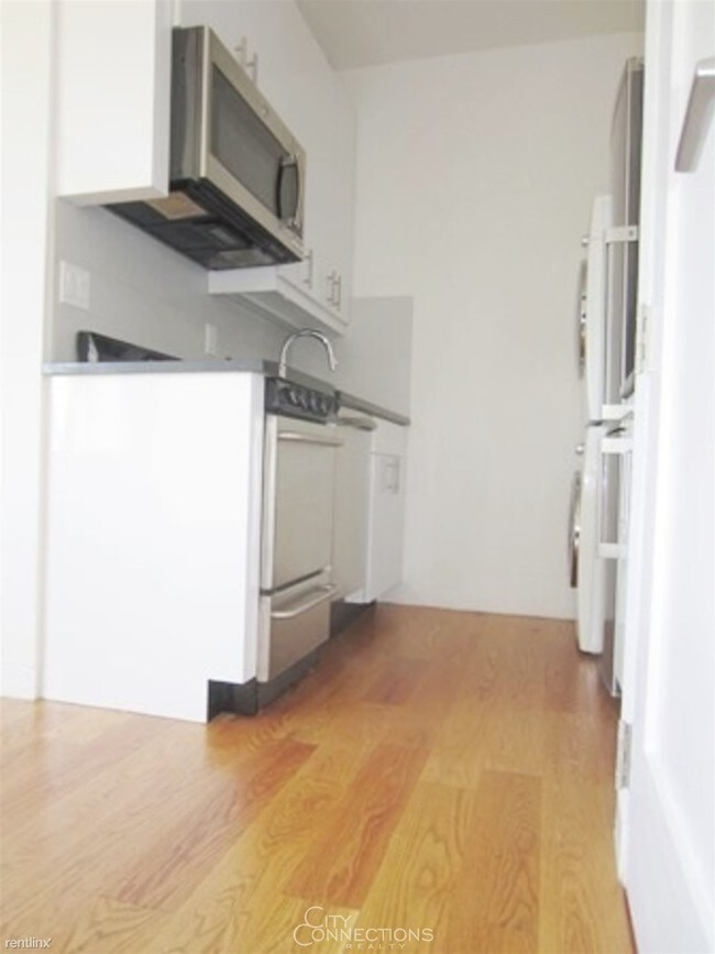 Foto del edificio - 227 Waverly Pl