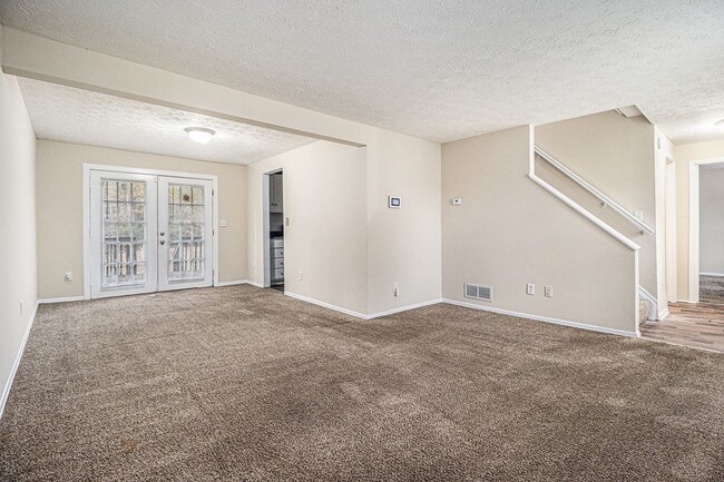 Building Photo - 4 Bedroom 2.5 Bath House