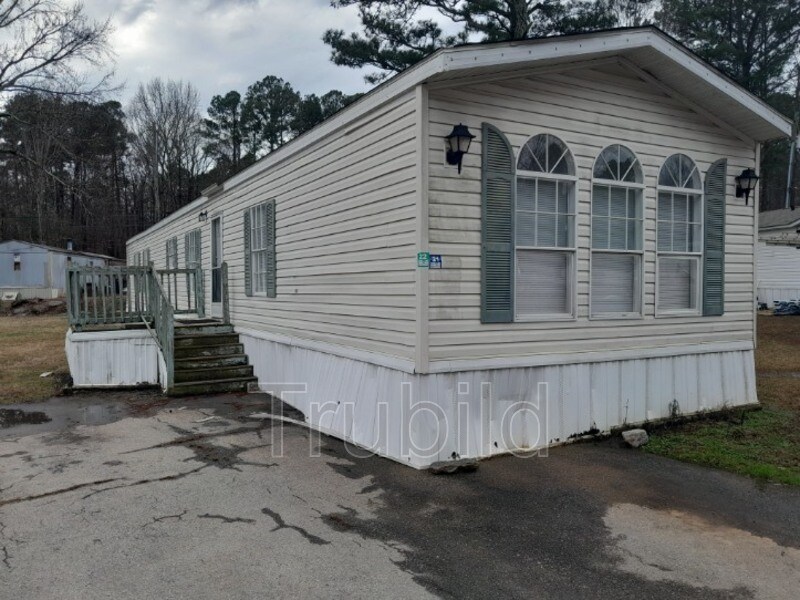 Primary Photo - 41 Club Cir