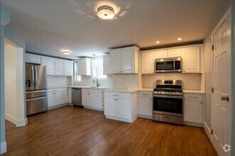 Building Photo - 420 Saratoga St