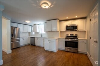 Building Photo - 420 Saratoga St