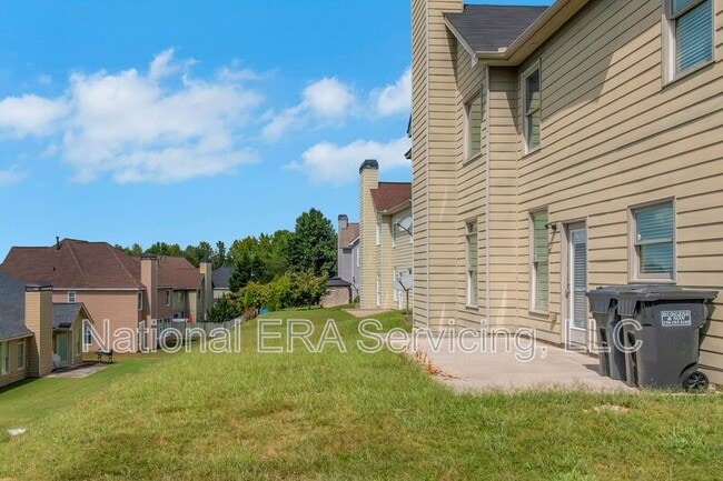 Building Photo - 50 Trinity Ln