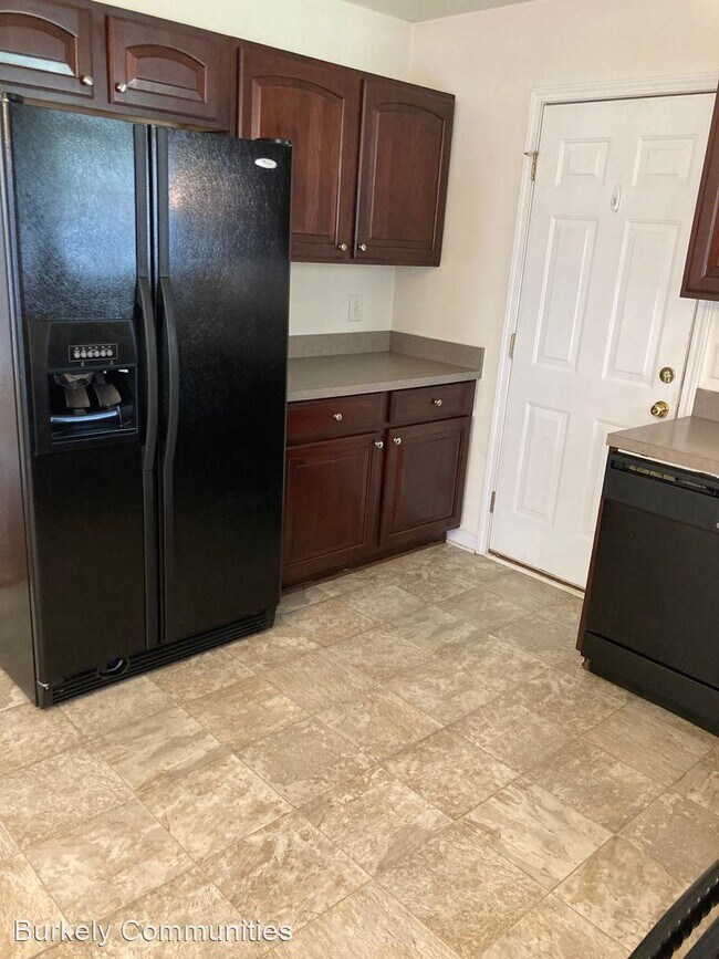 Building Photo - 3 br, 2 bath House - 605 Spring Leaf Ct.