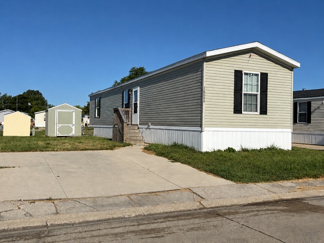 Building Photo - 38099 Johannes Dr