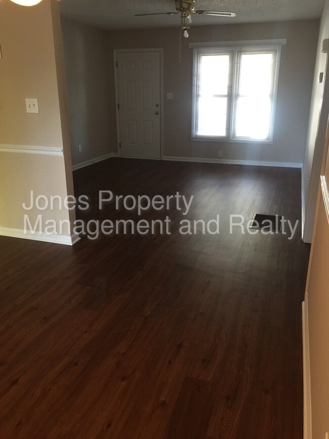 Foto del edificio - 2715 White Oak Ln