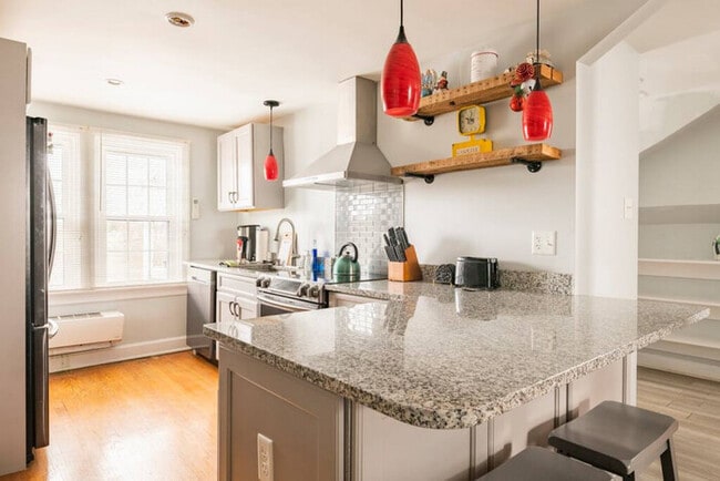 Building Photo - Heritage Luxury Condo near Antietam