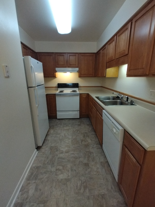 Building Photo - 600 Reusens Rd