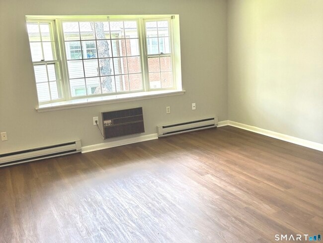 Building Photo - 117 Shadow Ln
