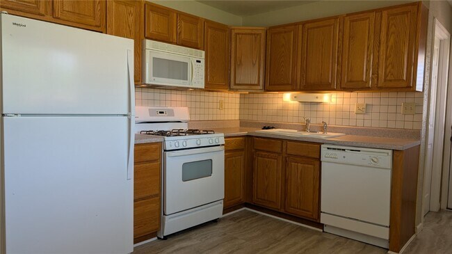 Foto del edificio - 3220 Highgate Ln