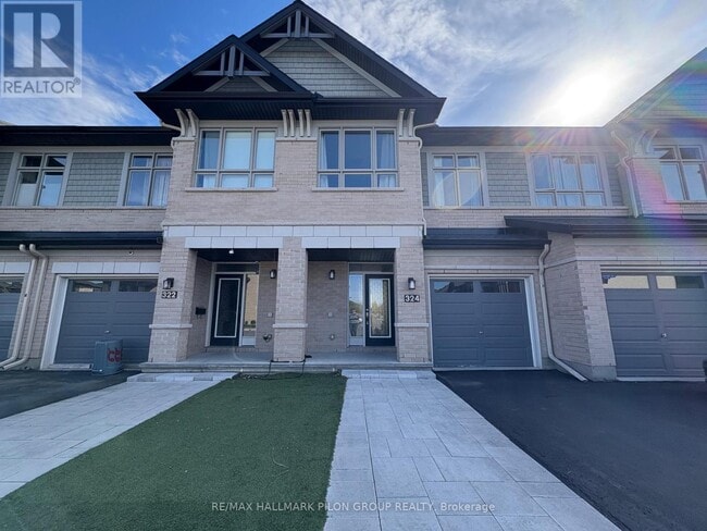 Building Photo - 324 Rainrock Cres