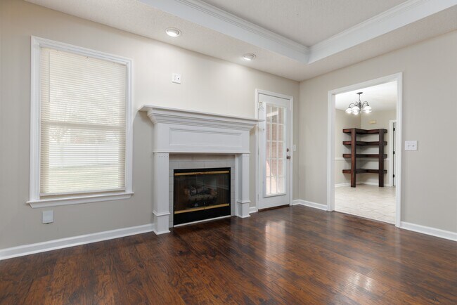 Foto del edificio - 102 Bordeaux Ln