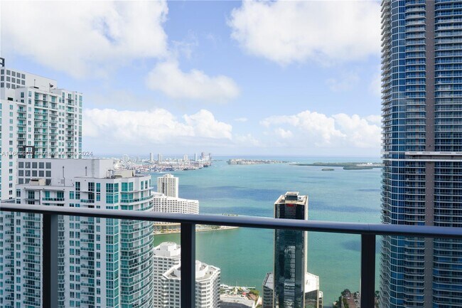 Building Photo - 1010 Brickell Ave