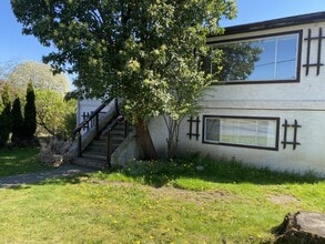 Building Photo - 5 Needham St