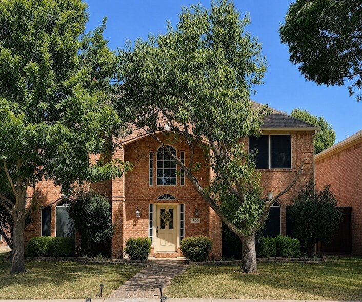 Photo - 709 Ridgemont Drive