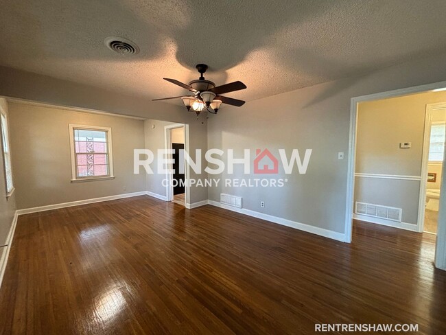 Building Photo - Renovated Home For Rent In East Memphis - ...
