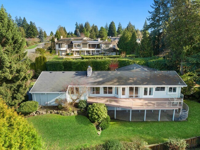 Foto del edificio - CLICK "REQUEST A TOUR" NOW!