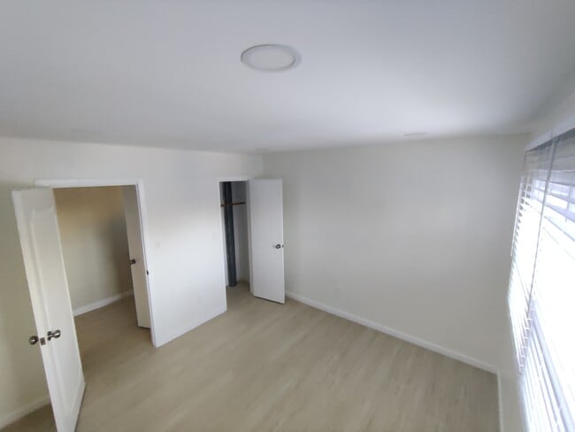 Building Photo - 8 Deborah Dr