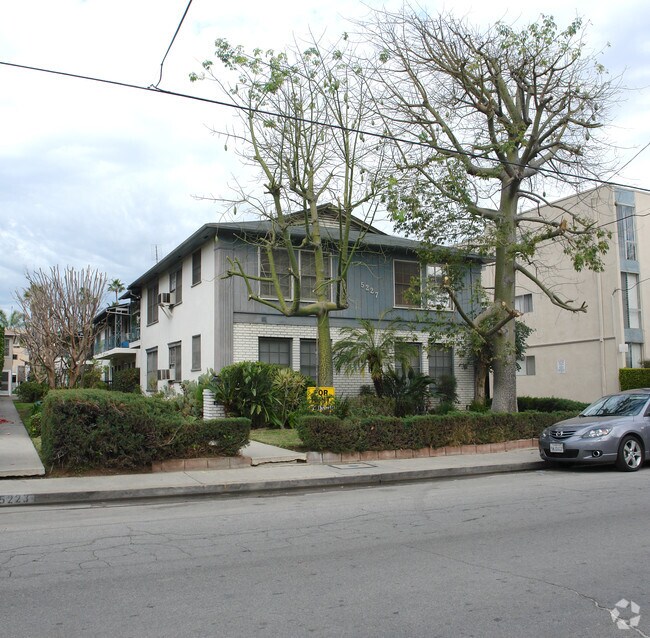 tree obstruction - 5223-5227 Corteen Pl