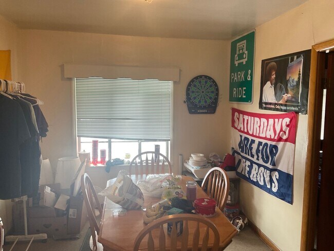 Foto del edificio - 3 Bedroom House located in Evansdale - Available 08/05!