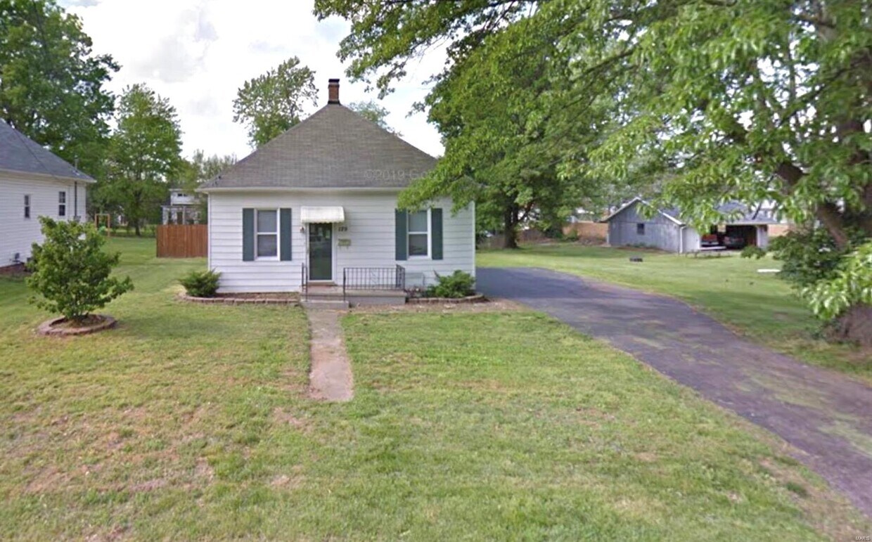 129 W Lincoln St, Collinsville, IL 62234 House Rental in Collinsville