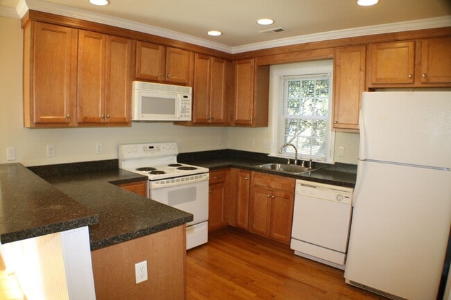 Building Photo - BEAUTIFUL NEWER SINGLE FAMILY HOME NEAR VCU