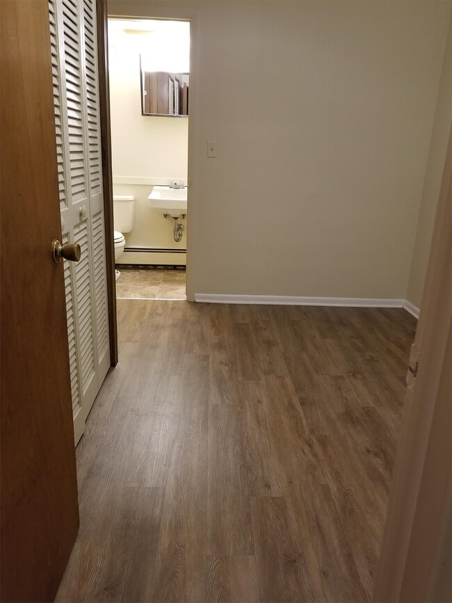 Foto del edificio - 5399 Rosemary St