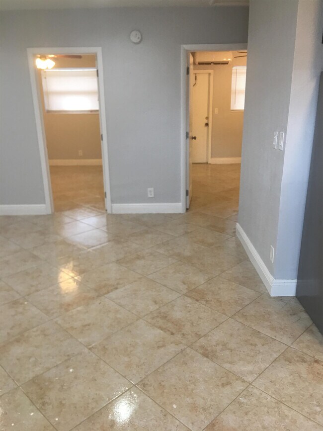 Foto del edificio - 215 SW 16th St