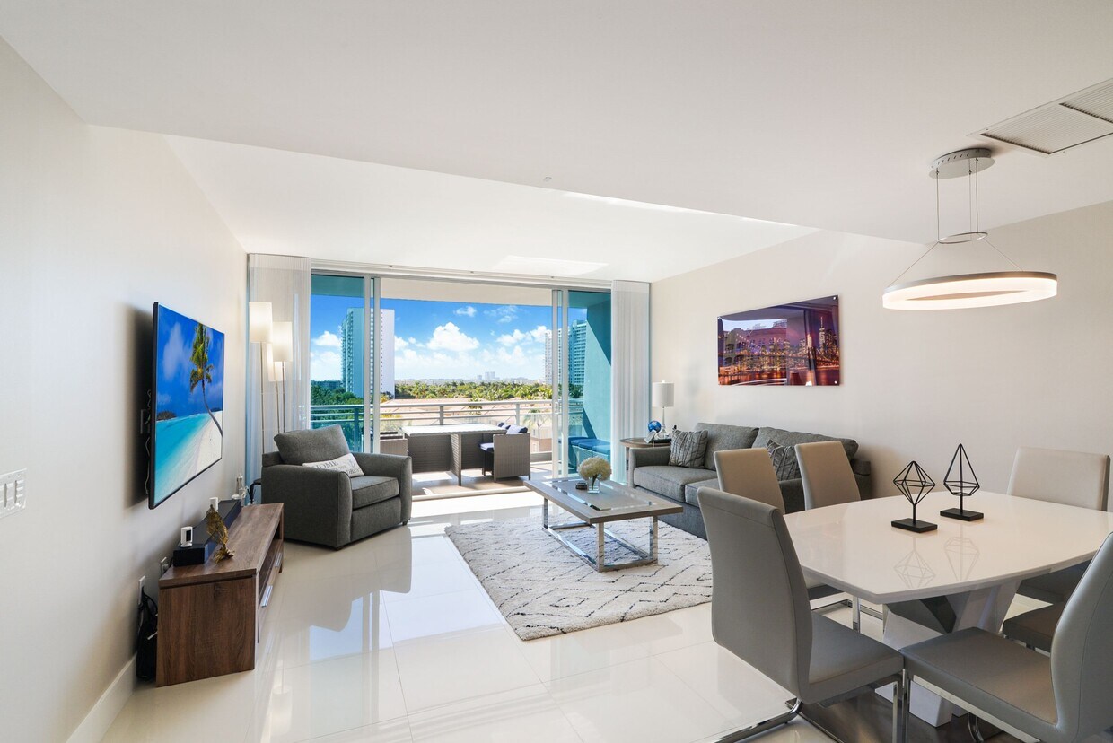 Photo - 2950 NE 188th St (Aventura, FL)