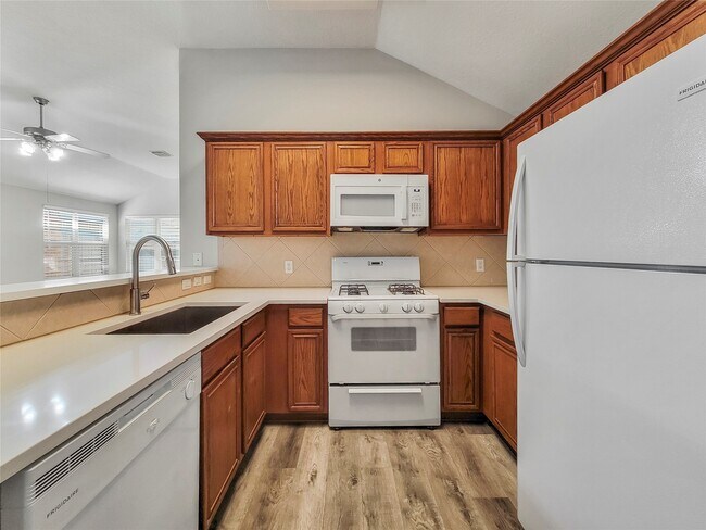 Foto del edificio - 18707 Scented Candle Way